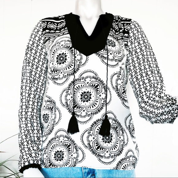 crown & ivy Tops - 🐼tassel blouse🐼
